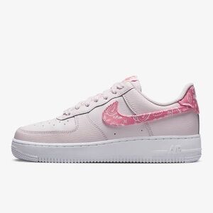 Nike Air Force 1’07 women’s sneaker